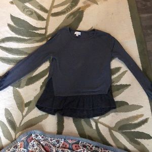 Long sleeve. Cute if sleeve not too heavy